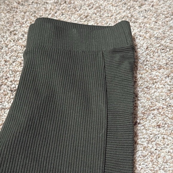 NWOT Naked Wardrobe Olive Green Sculpting Ribbed Leggings - Picture 3 of 5